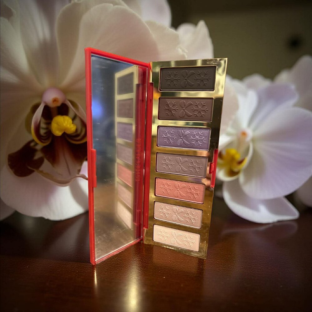 Estee Lauder Limited Edition GLAM Eyeshadow Palette, full-size (.31 oz./8.9g)